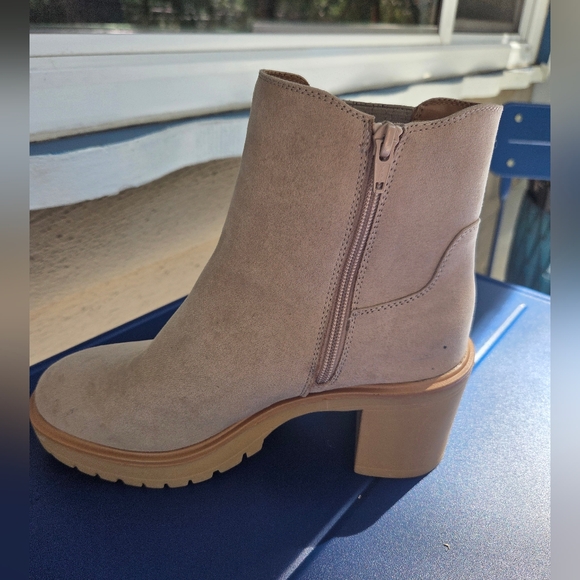 Universal Thread Target Taupe Suede Block Heel Ankle Boots - Picture 6 of 8